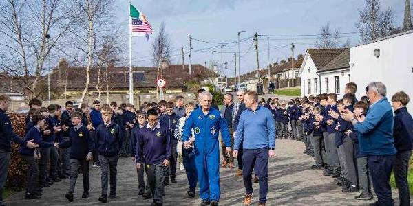 Nasa Astronaut Steve Swanson Visits School